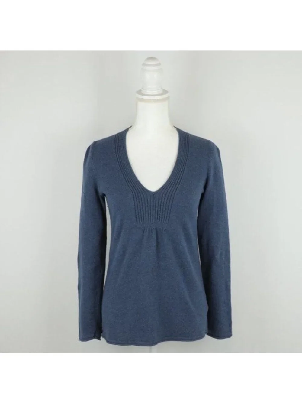 Eddie Bauer Women's Small Blue Cotton Blend V-Neck Tight Knit Sweater